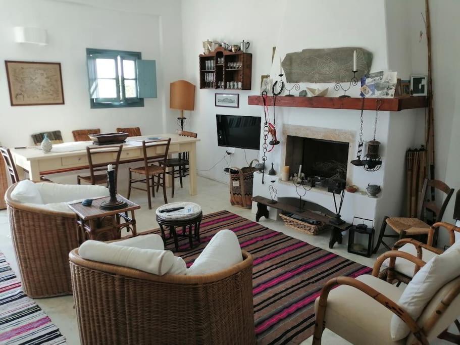 Casa Dei Melograni At Vourlidia Leros Villa Vromolithos Eksteriør billede